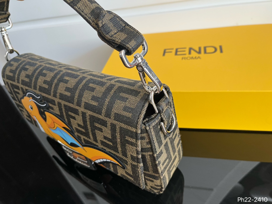 Fen  FRAGMENT new arrival bag size : 26 * 14.5 cm