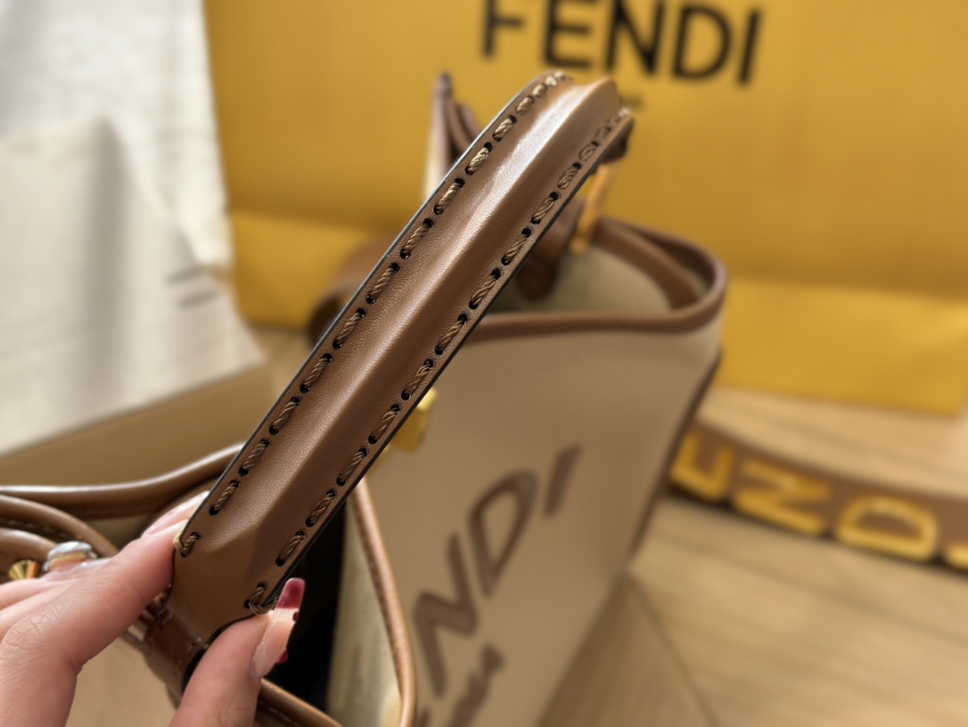 fen peekabo tote bag size : 32*27cm