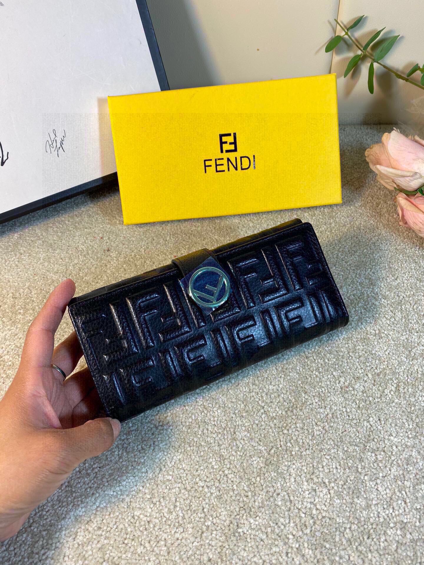 Fen new arrival wallets size: 19 * 10cm