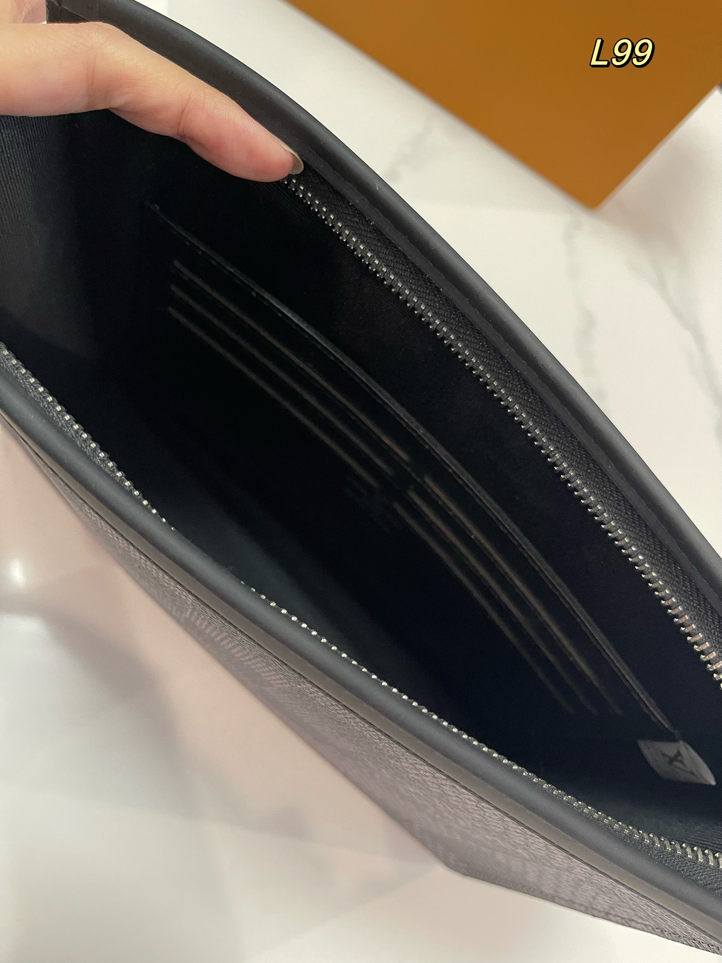 Louis Toiletry Pouch bag size: 26*20cm