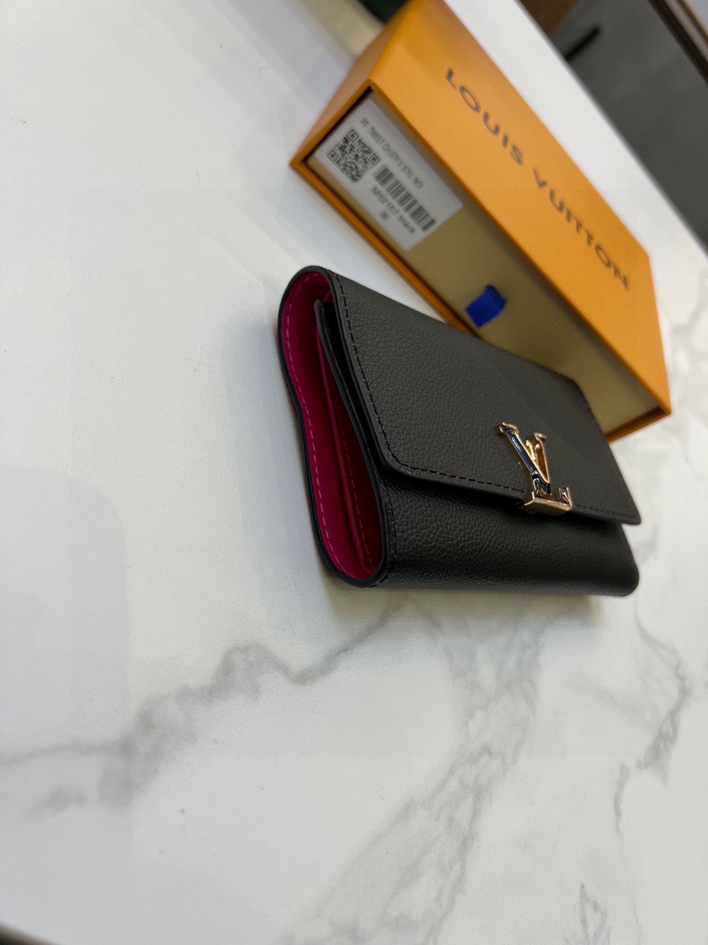 Louis new arrival Capucines wallet size : 13.5*9.5*1.5cm