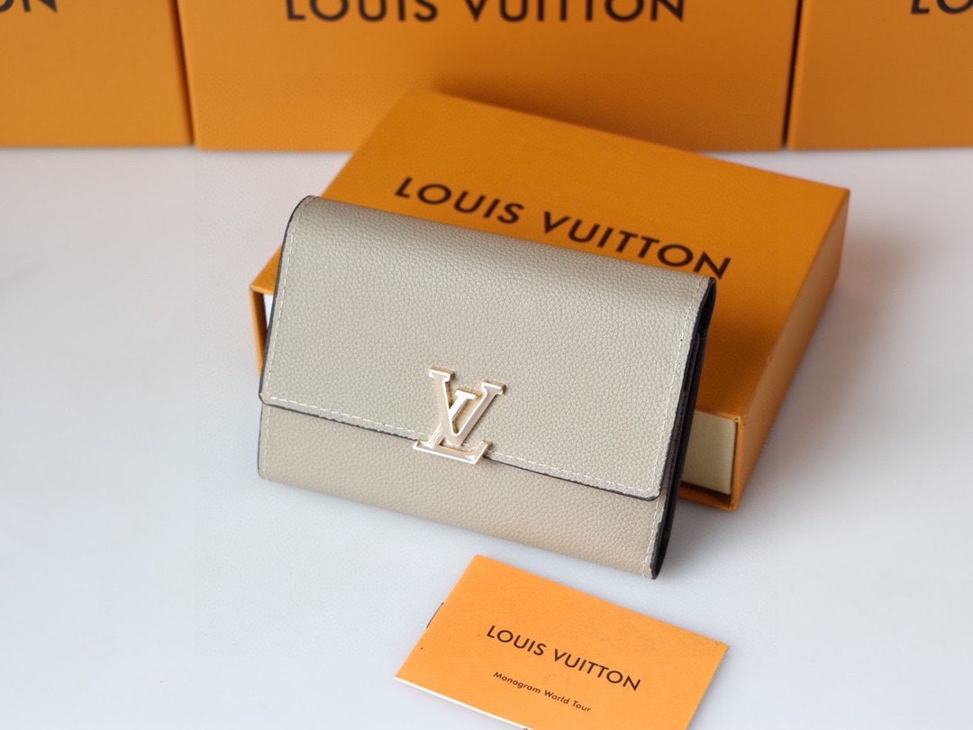 Louis new arrival Capucines wallet size : 13.5*9.5*1.5cm