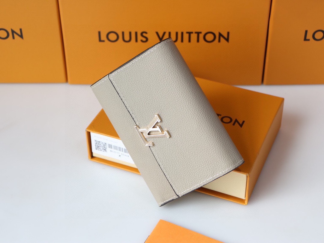 Louis new arrival Capucines wallet size : 13.5*9.5*1.5cm