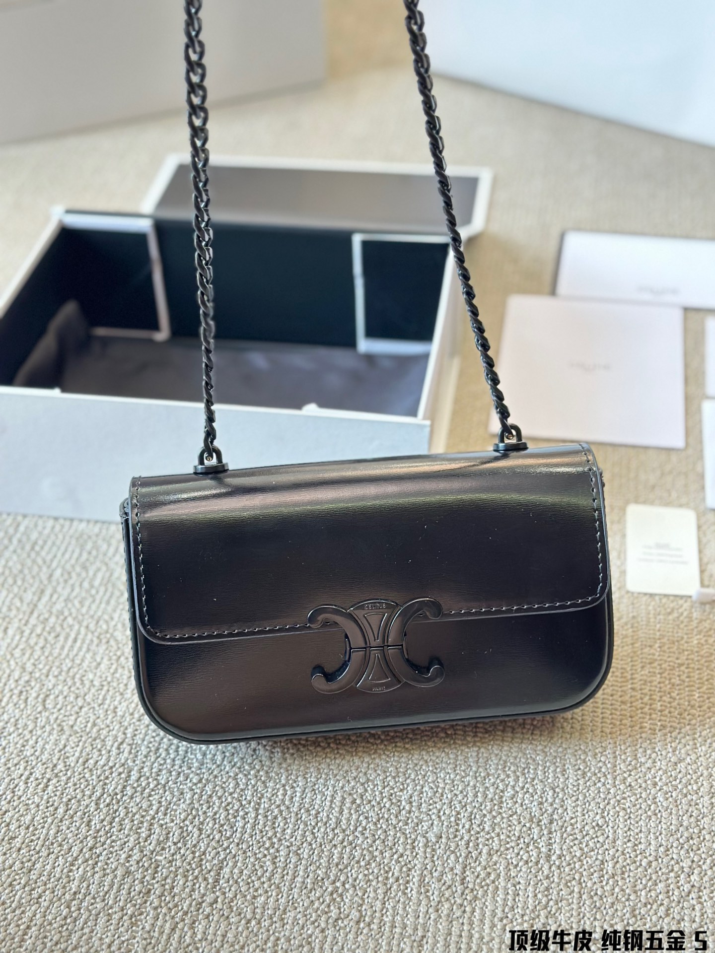 Ce TRIOMPHE bag size : 20.5�� 10.5�� 4 cm