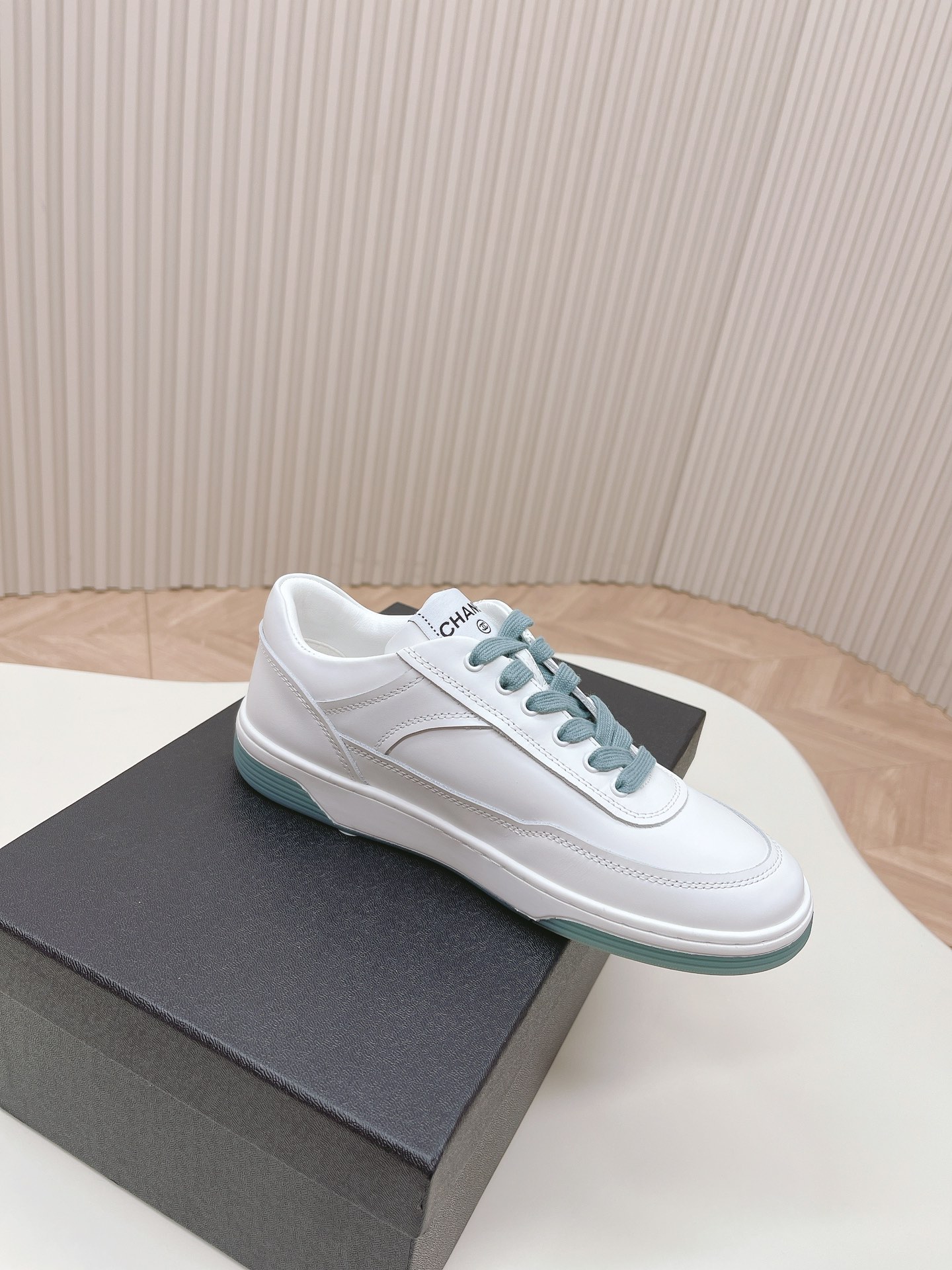 Cc new arrival  24P women sneakers heels 3 cm