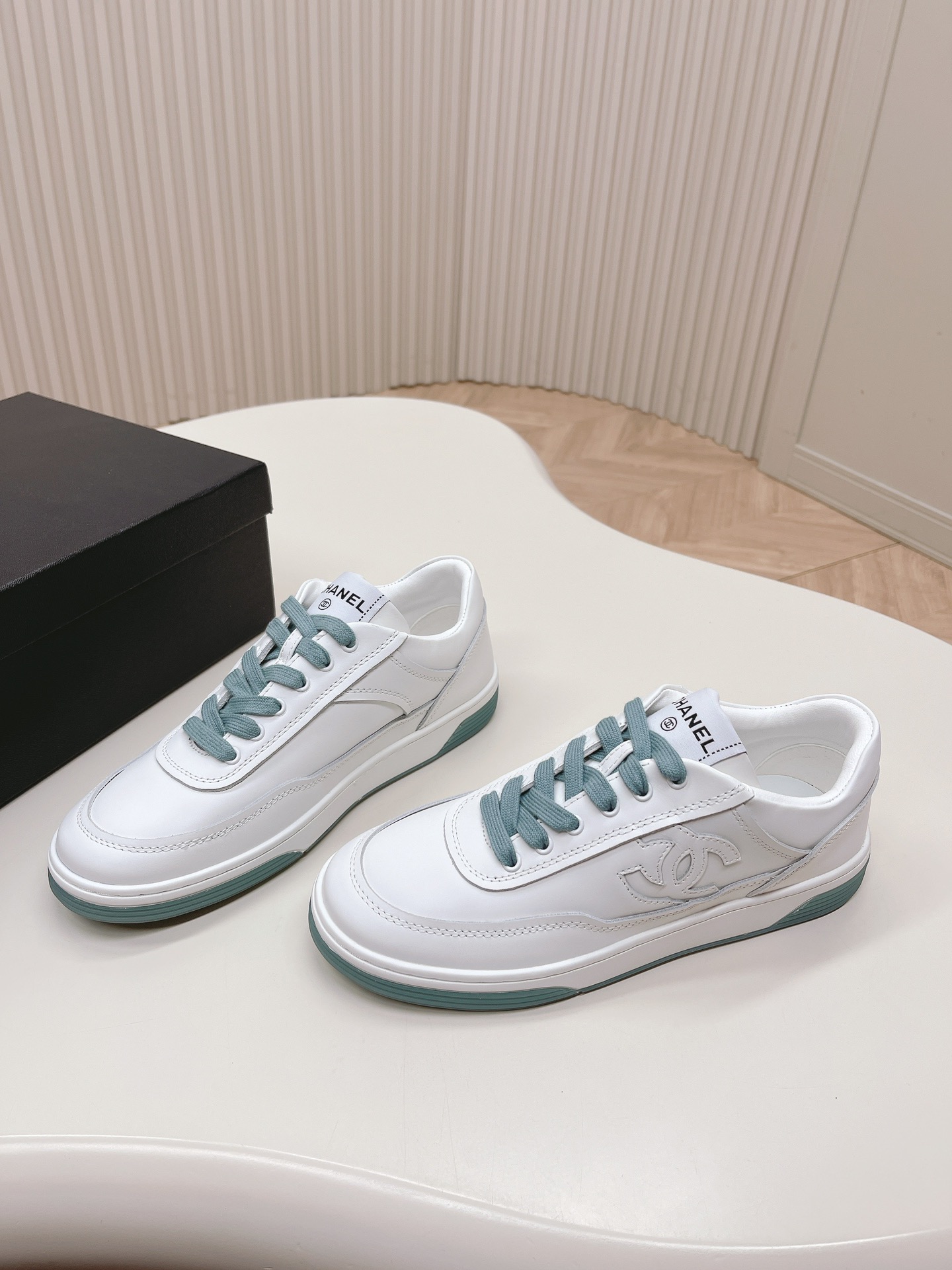 Cc new arrival  24P women sneakers heels 3 cm