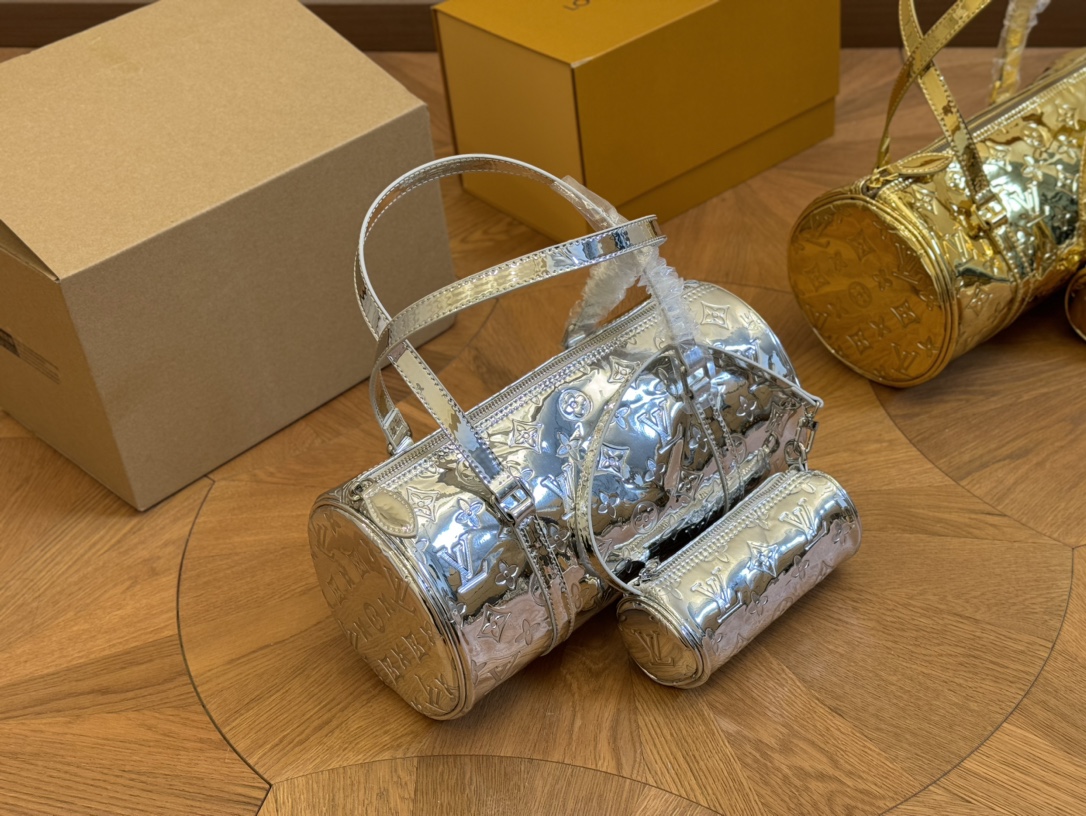 Louis new arrival men and women bag size : 30*15cm