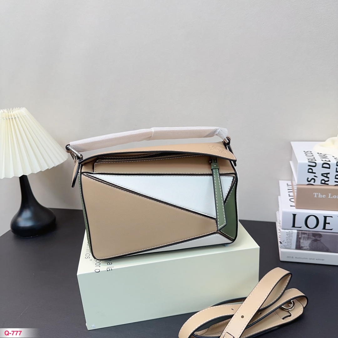 Loe puzzle bag size: 24*16cm