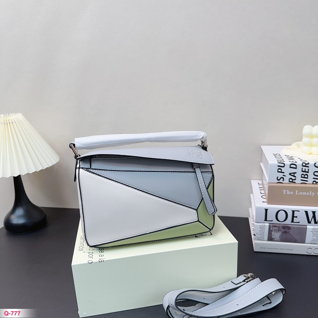 Loe puzzle bag size: 24*16cm