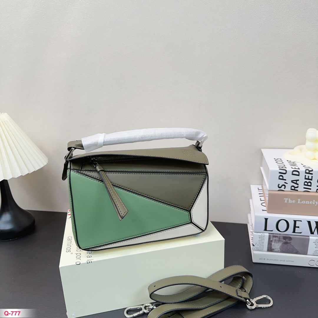 Loe puzzle bag size: 24*16cm