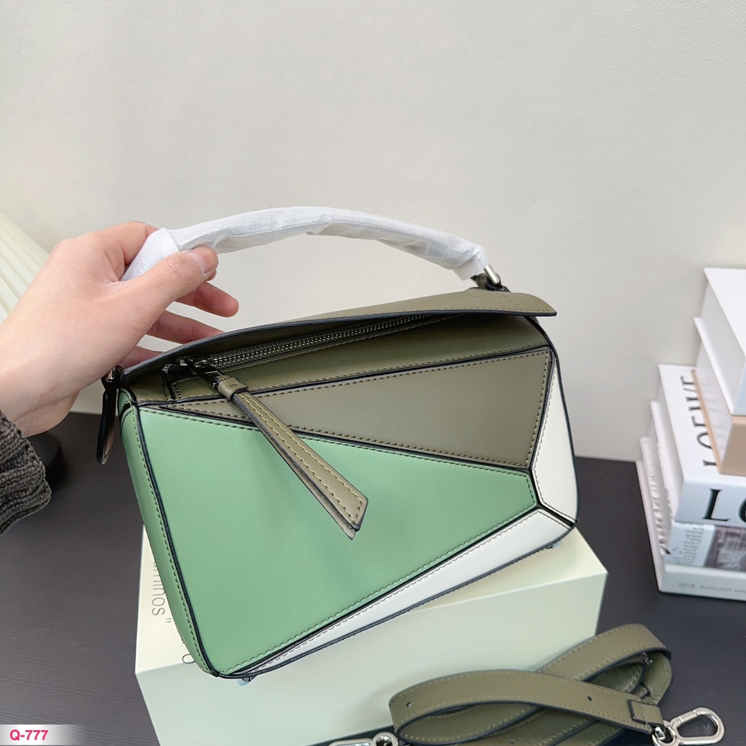 Loe puzzle bag size: 24*16cm