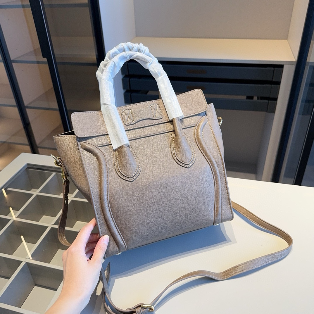 Ce new arrival tote bag size : 26 cm