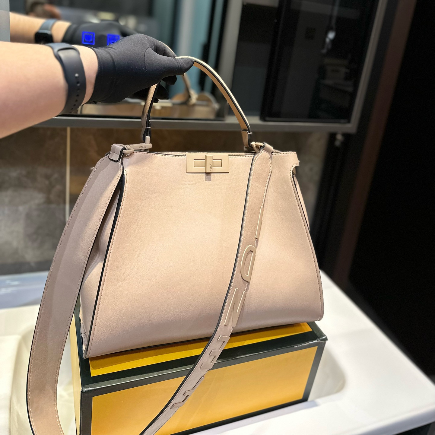 FEN Peekaboo new arrival tote bag size : 32*26 cm