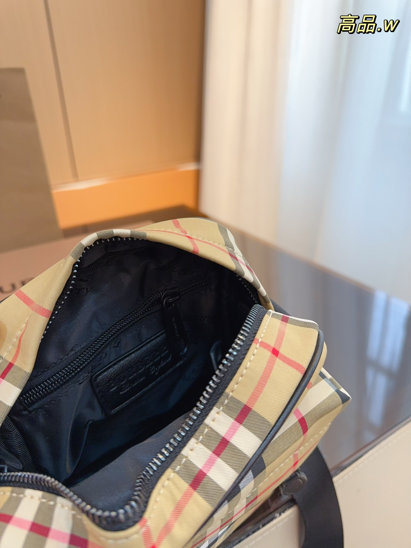 BB new arrival men and women bag size: 16*9*21cm