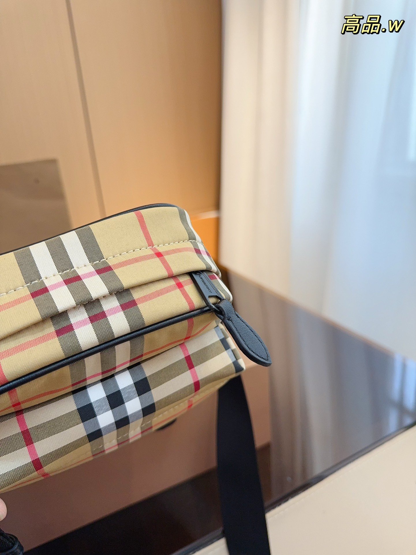 BB new arrival men and women bag size: 16*9*21cm