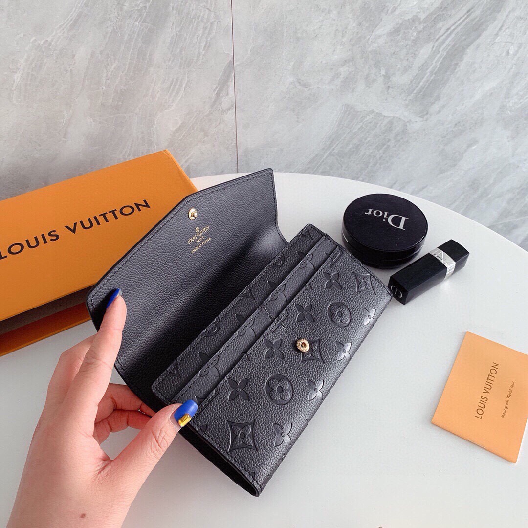 Louis new arrival wallet size;19x10 cm