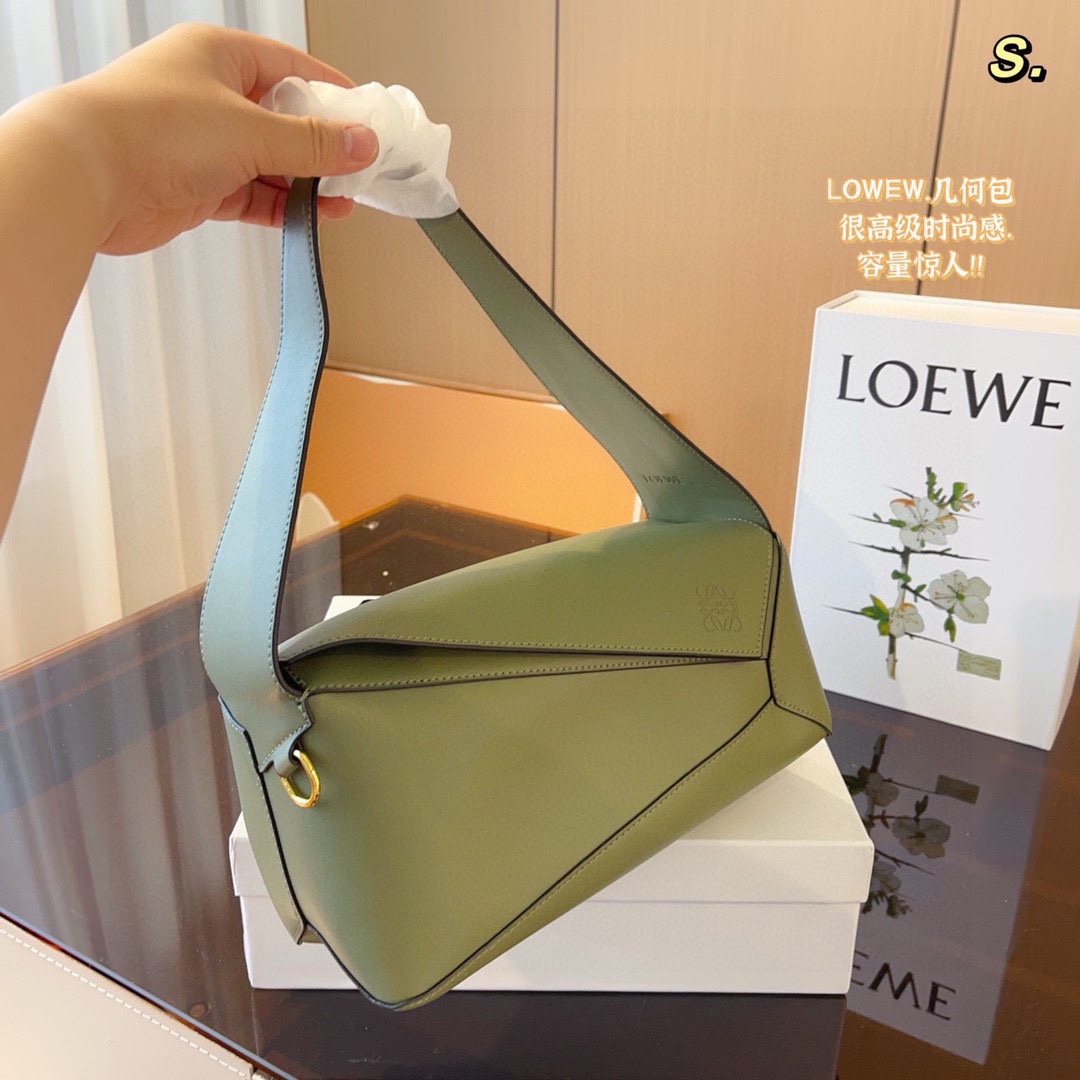 Loe puzzle hobo bag size : 29*10*14cm