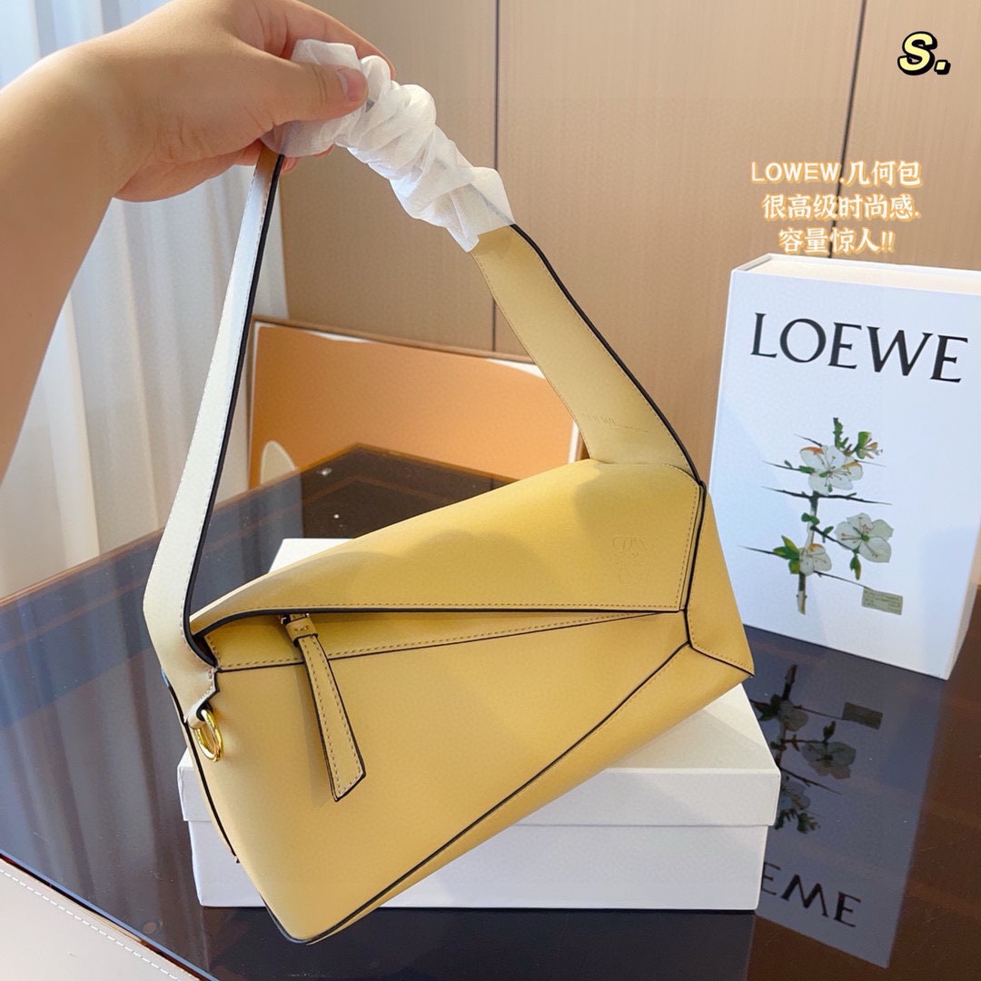 Loe puzzle hobo bag size : 29*10*14cm