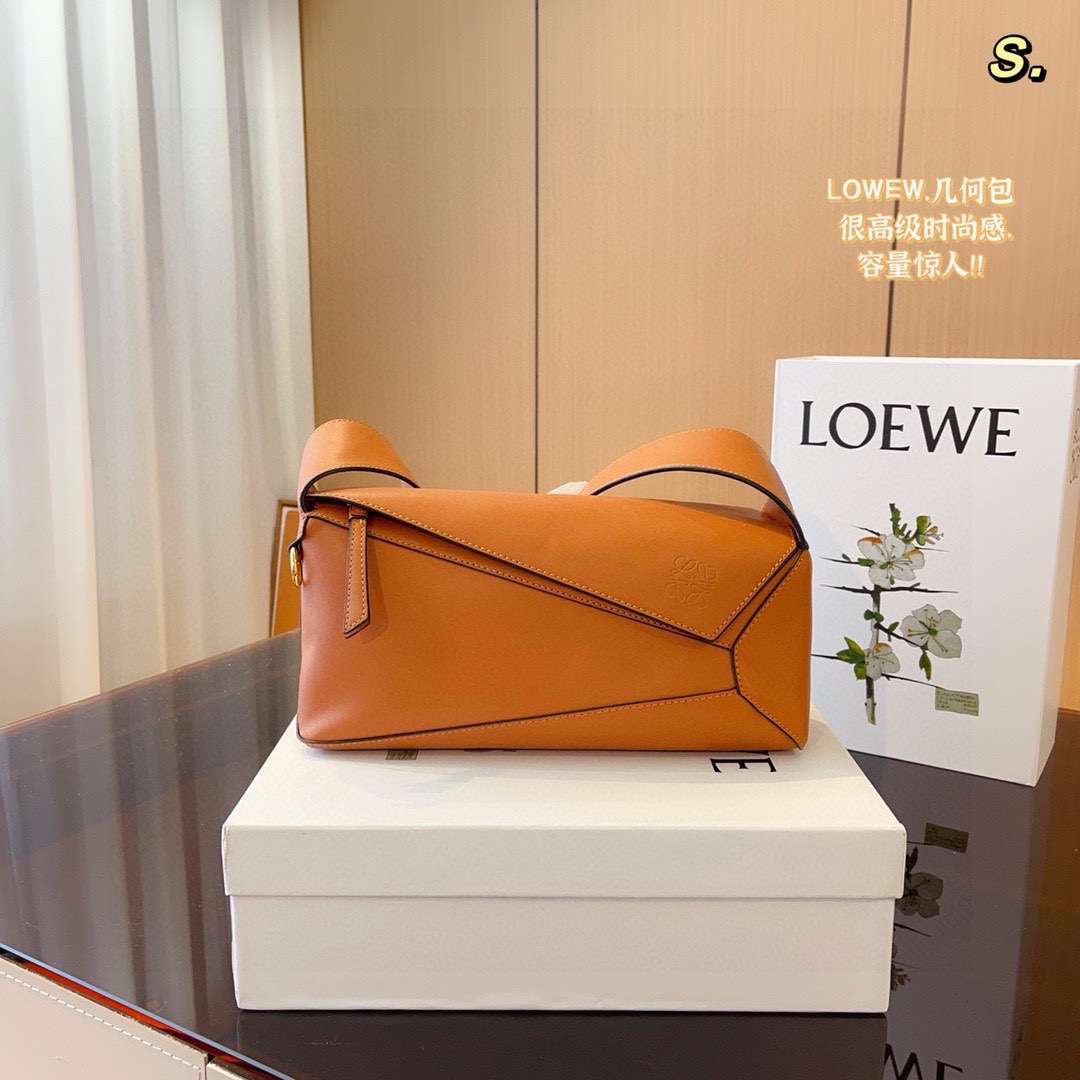 Loe puzzle hobo bag size : 29*10*14cm