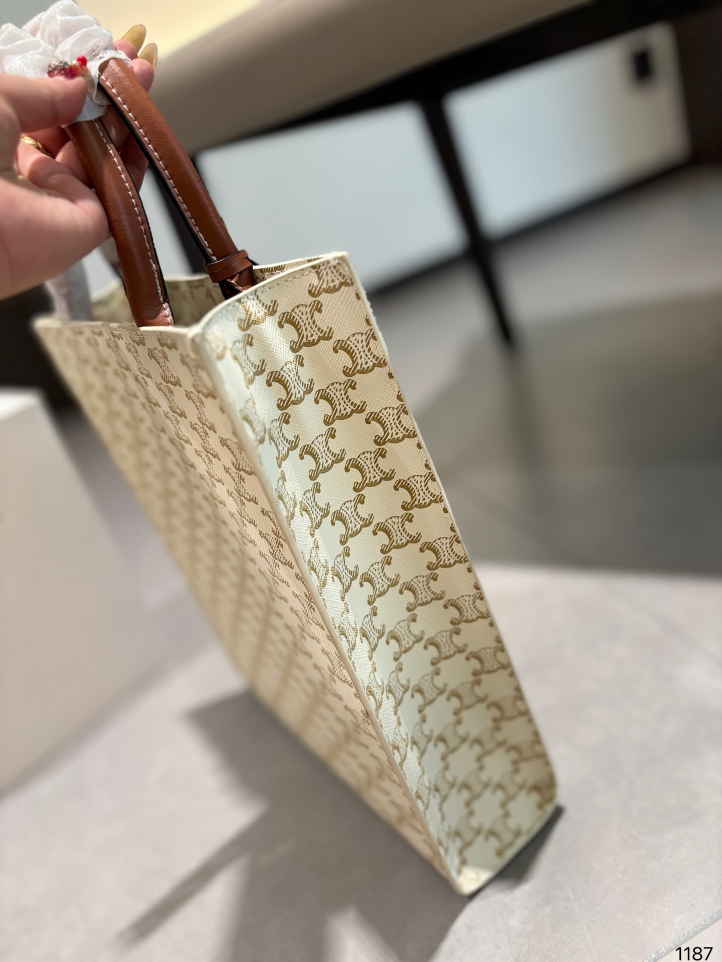 Celine new arrival tote bag size: 27*33cm