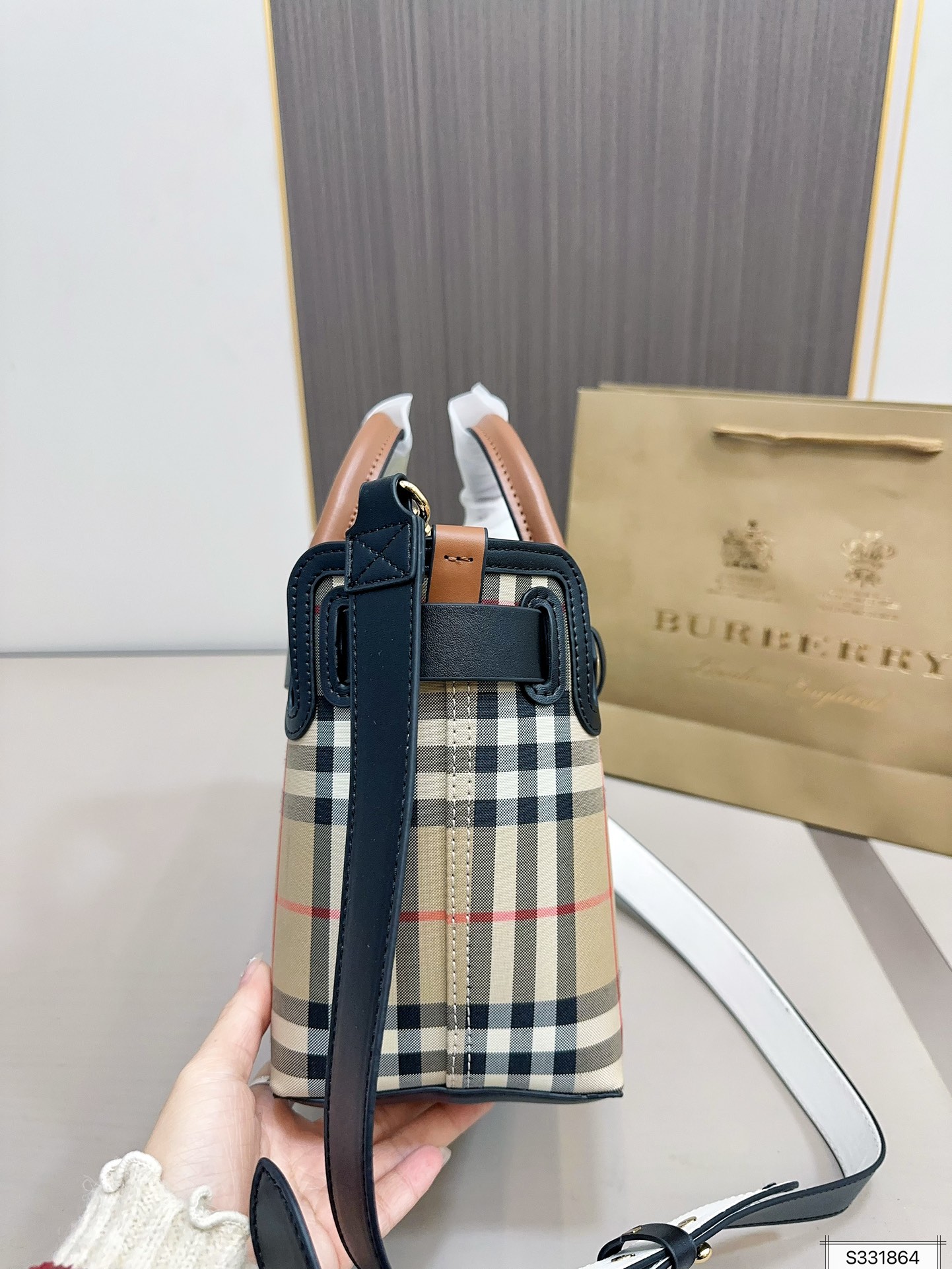 BB new arrival bag size : 23 * 20 cm