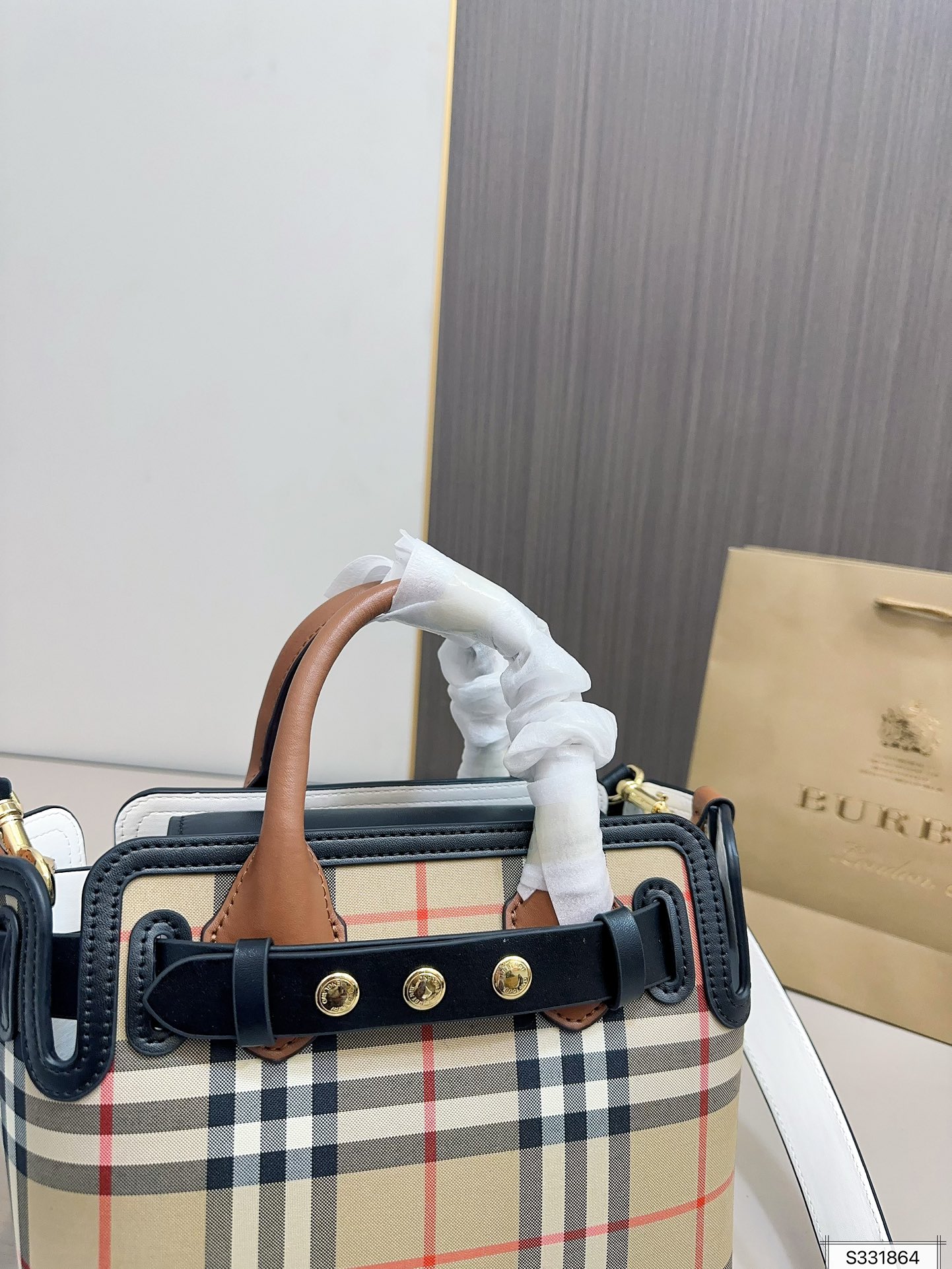 BB new arrival bag size : 23 * 20 cm