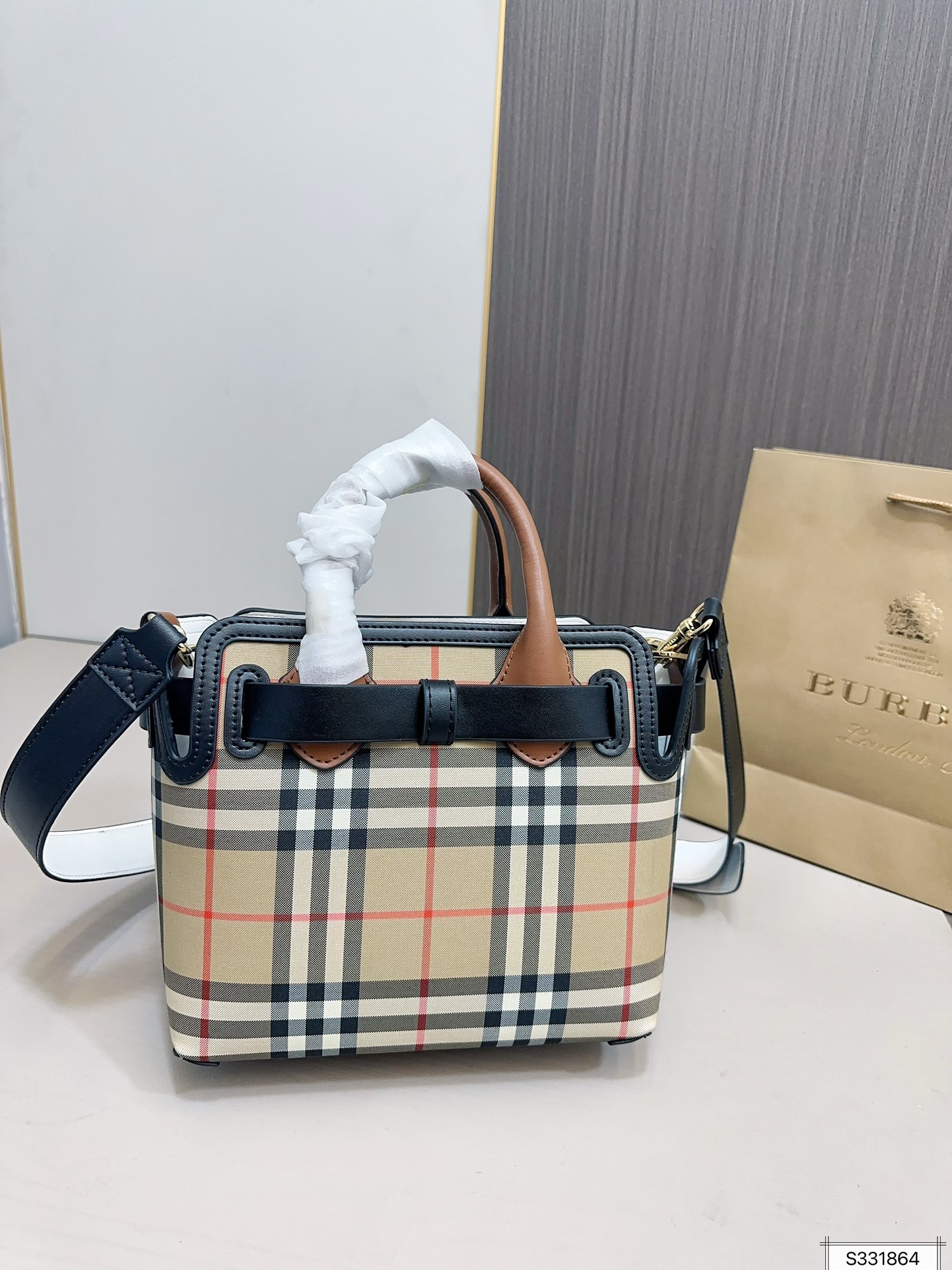 BB new arrival bag size : 23 * 20 cm
