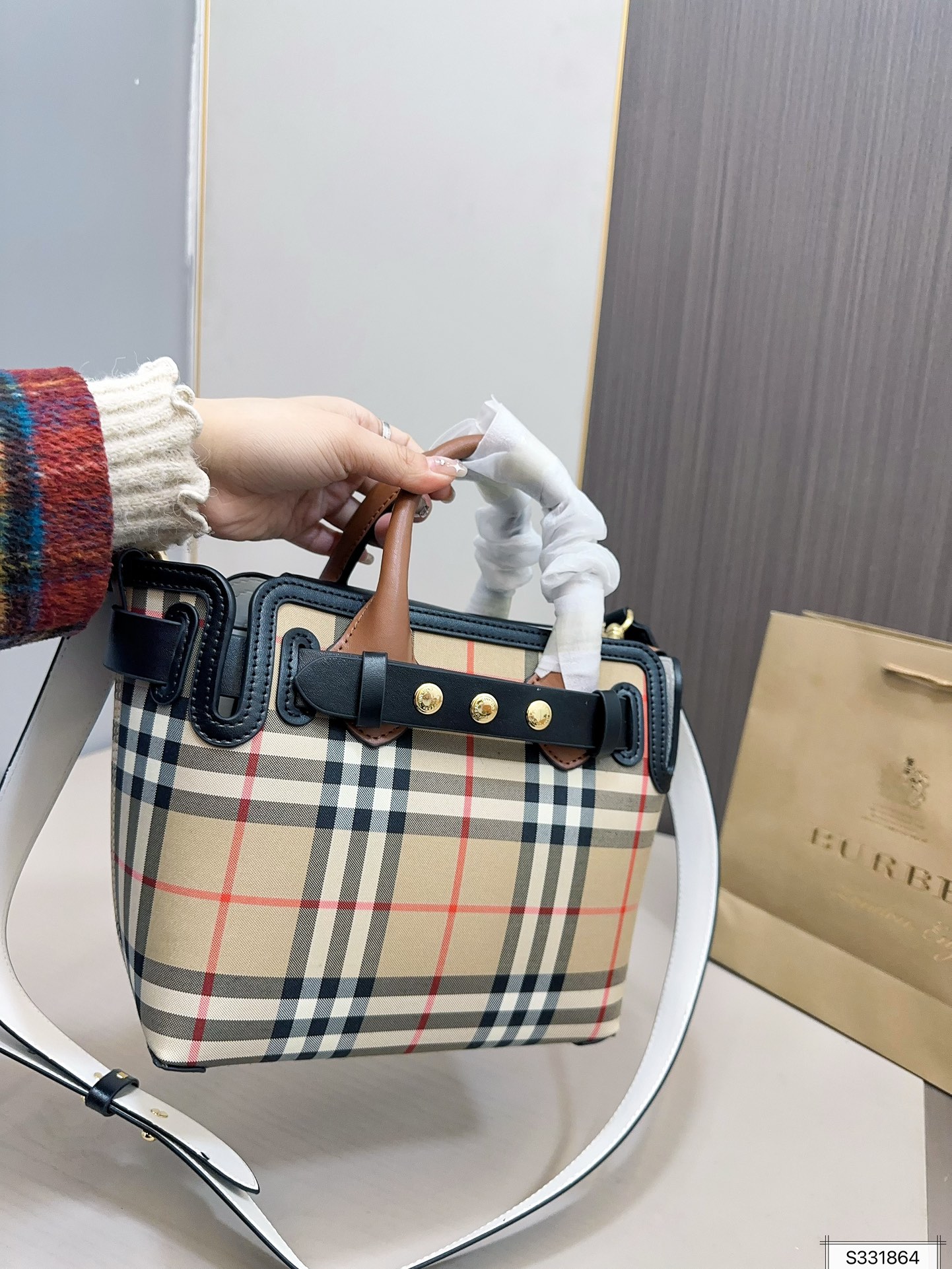 BB new arrival bag size : 23 * 20 cm