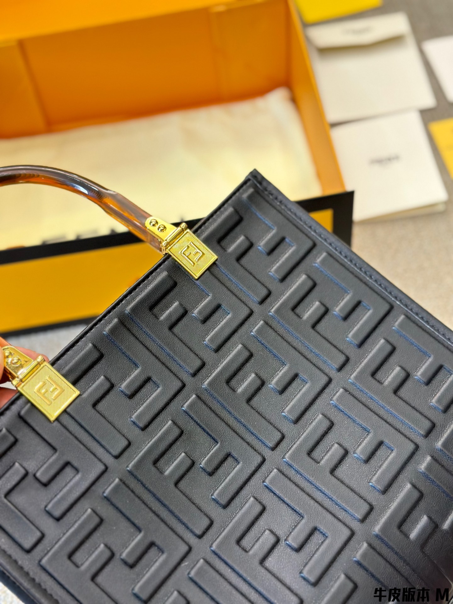 fen peekabo new arrival tote bag small size : 25*25 cm