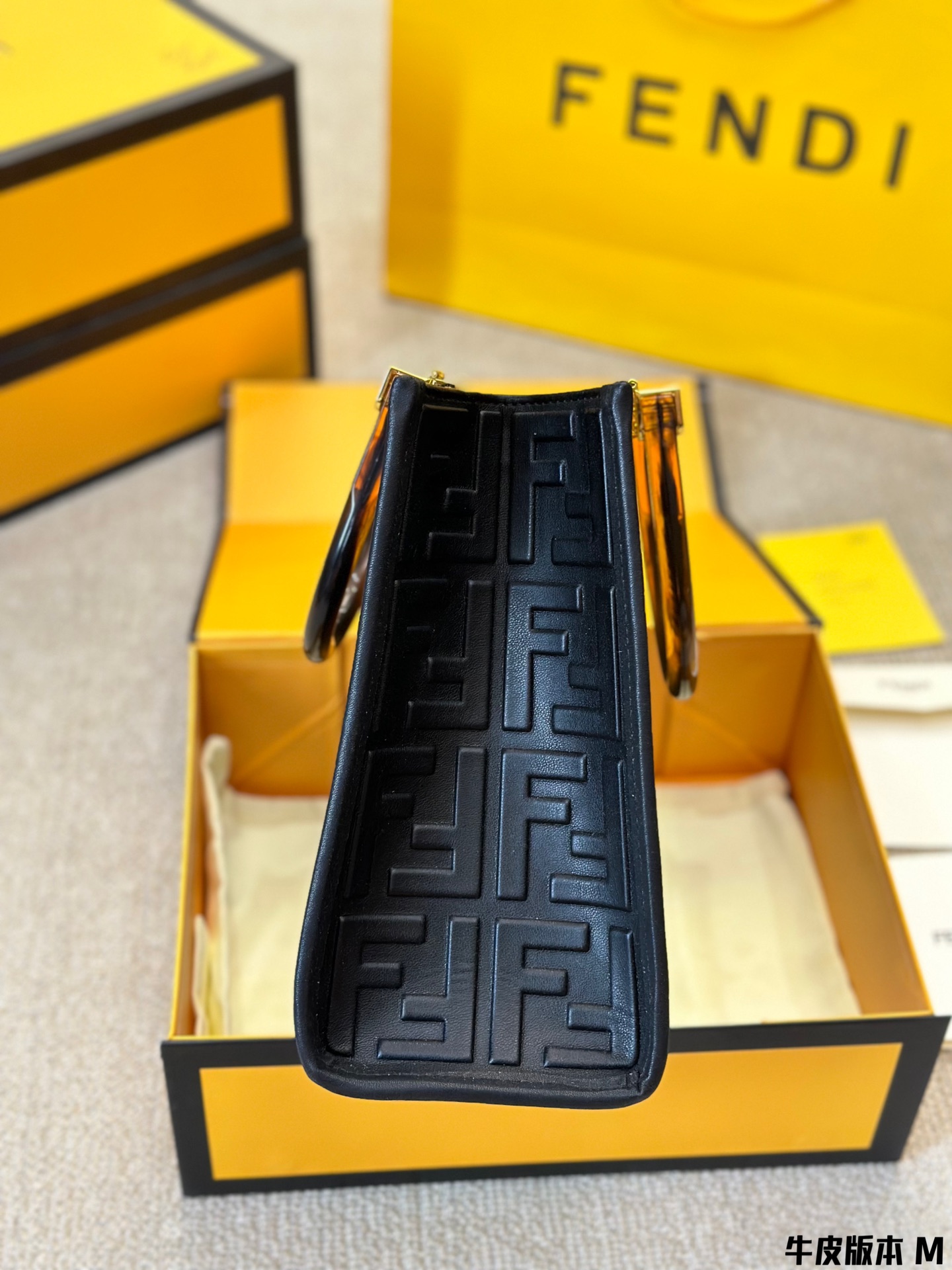 fen peekabo new arrival tote bag small size : 25*25 cm