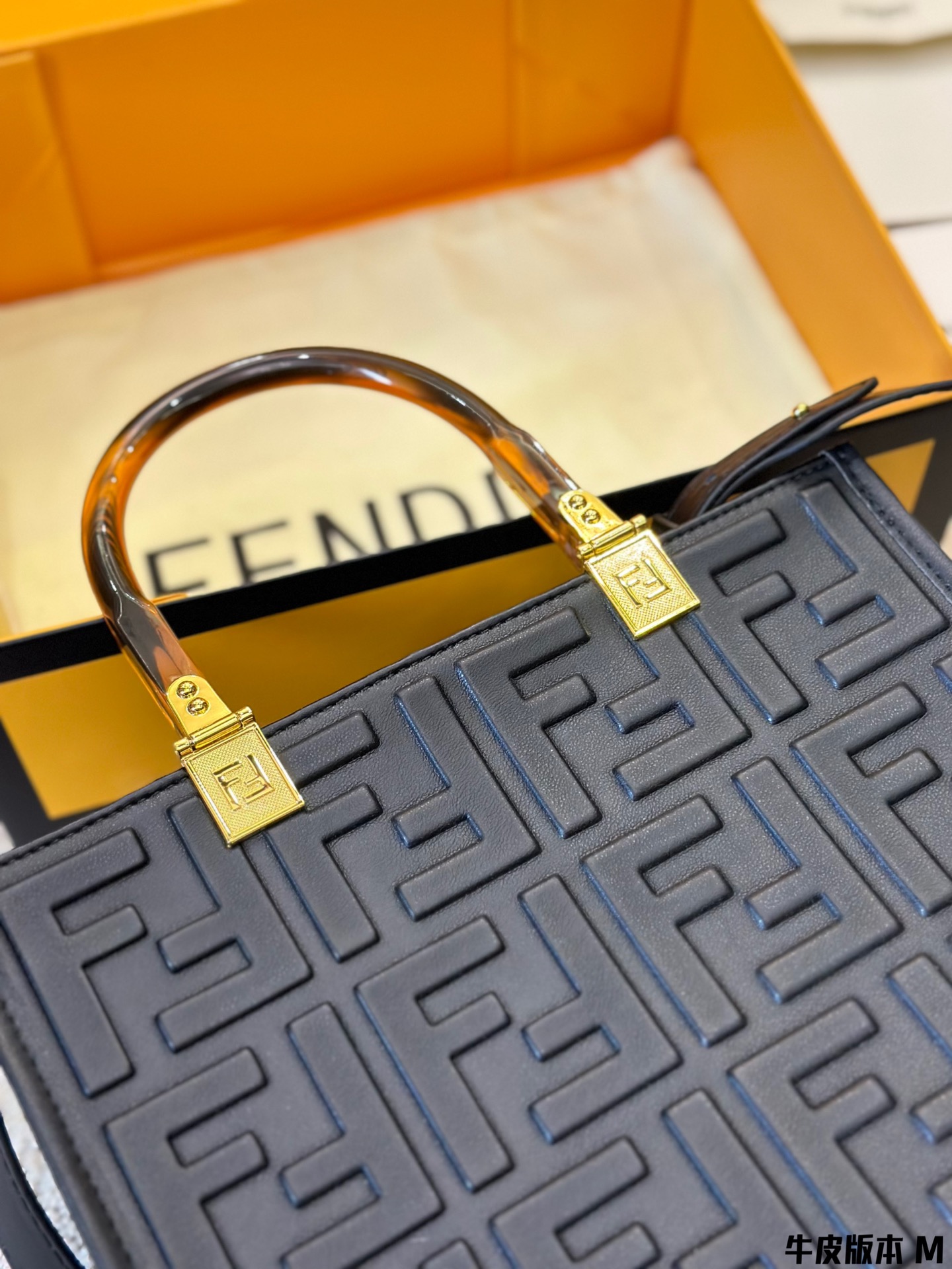 fen peekabo new arrival tote bag small size : 25*25 cm