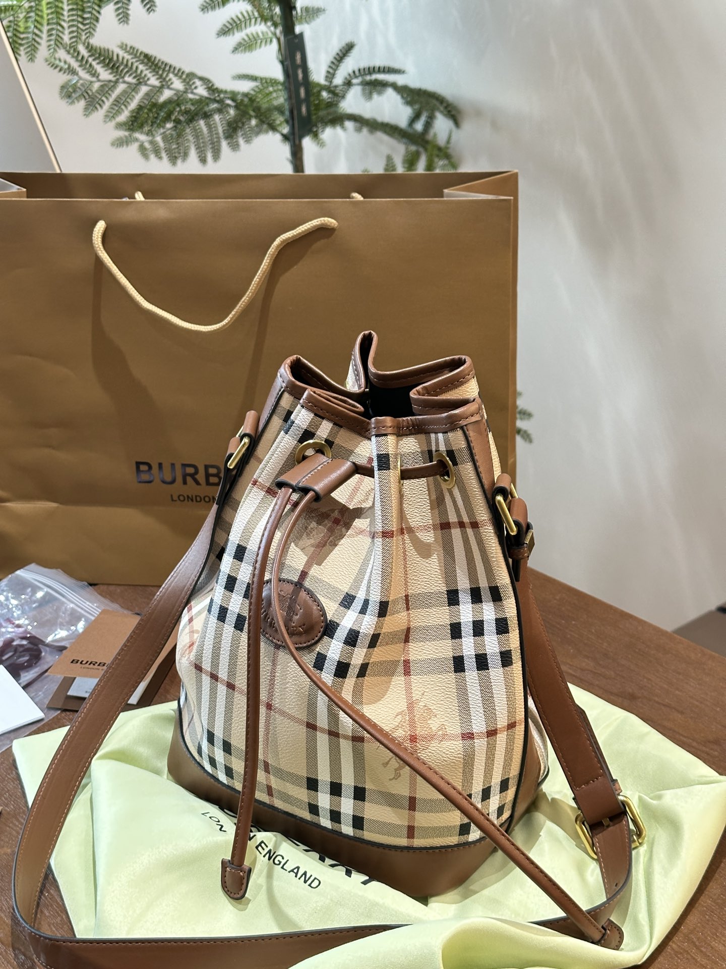 BB new arrival bucket bag size : 20x13x28.5 cm