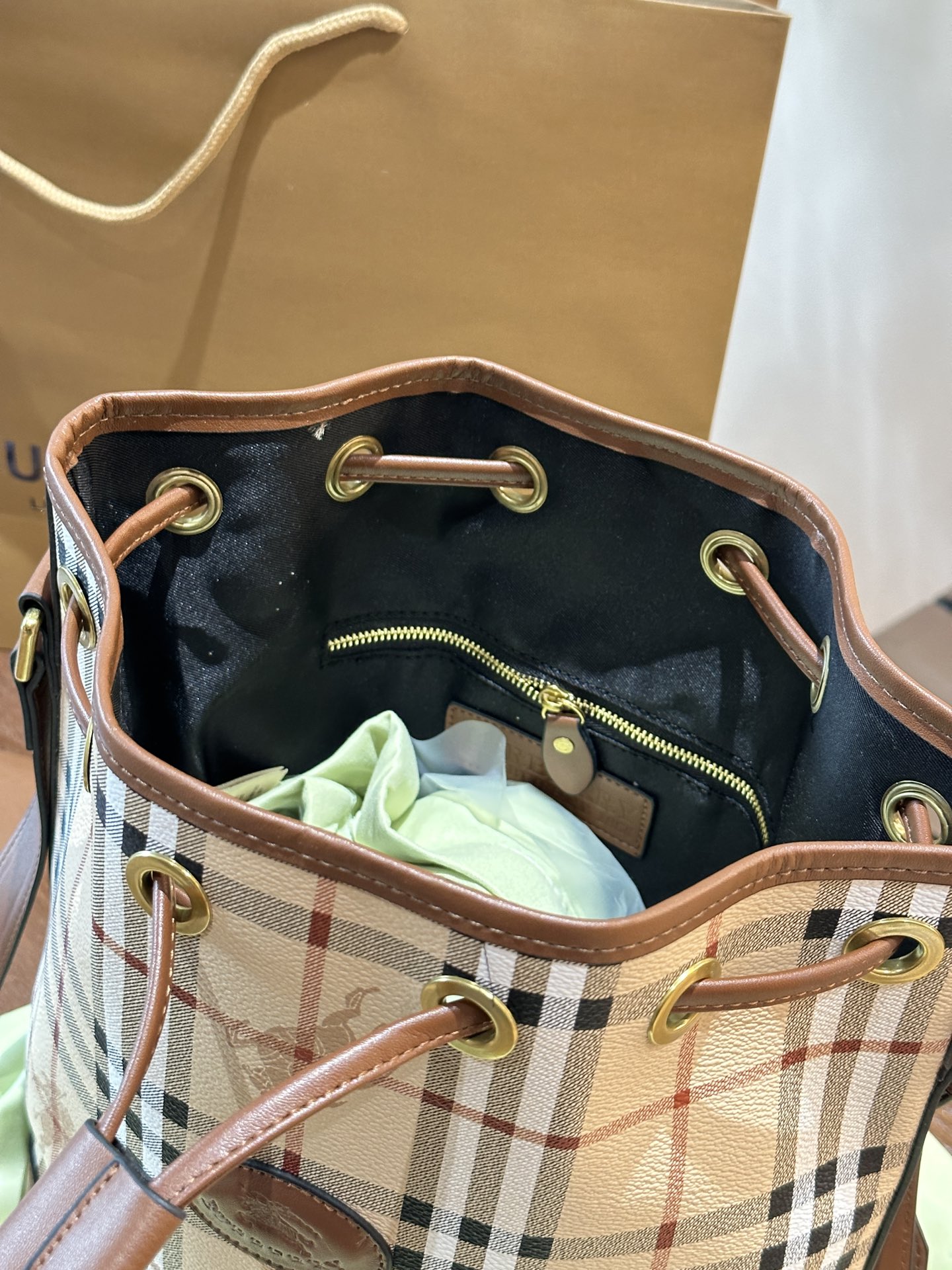 BB new arrival bucket bag size : 20x13x28.5 cm