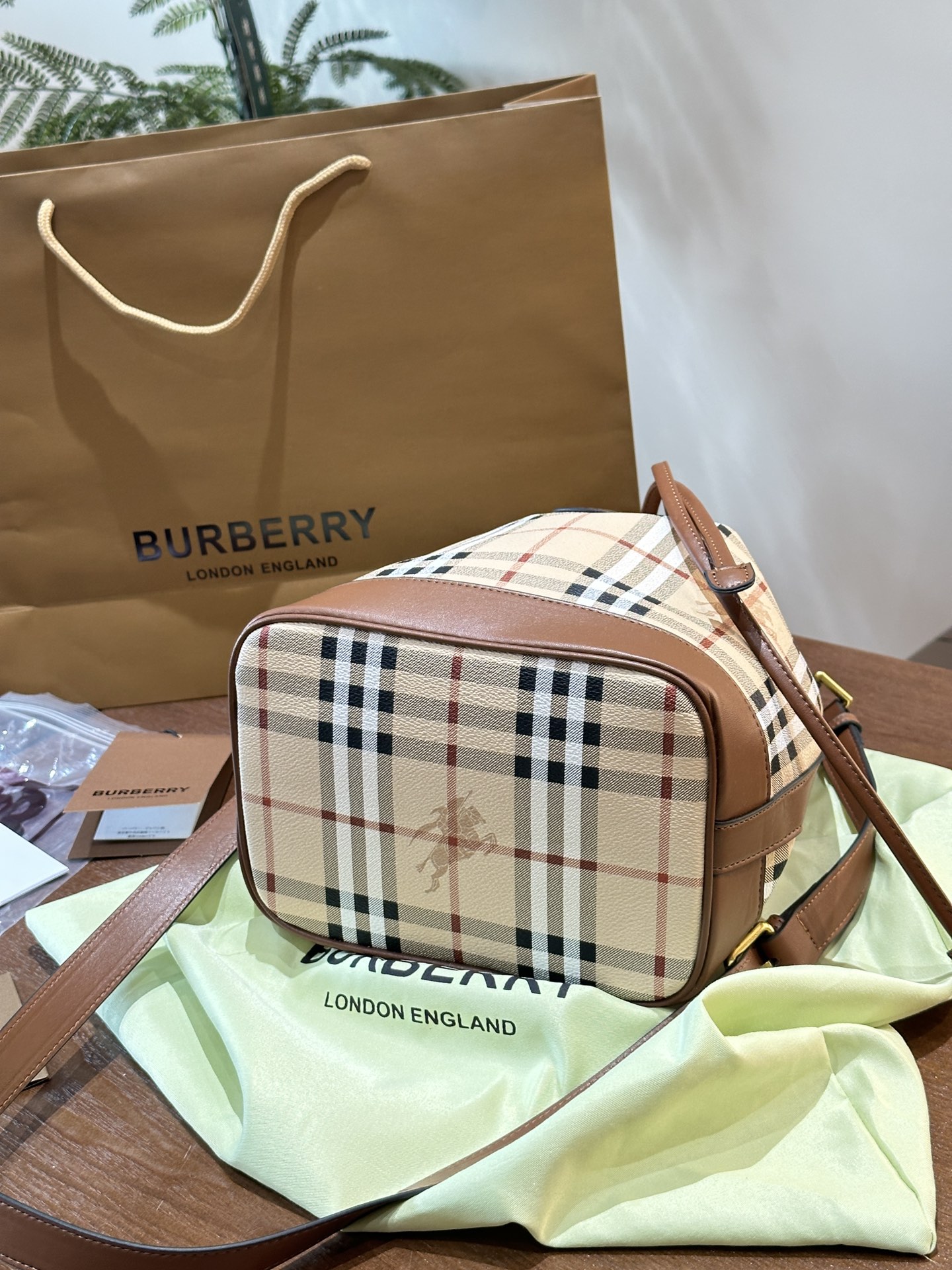 BB new arrival bucket bag size : 20x13x28.5 cm