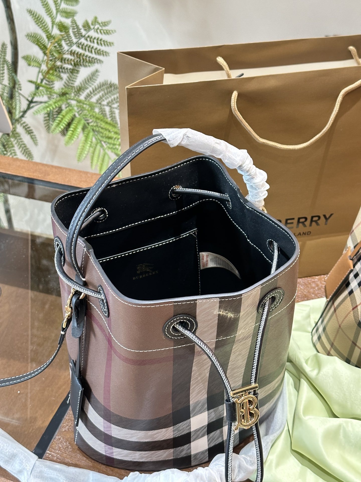 BB new arrival bucket bag size : 25��30 cm