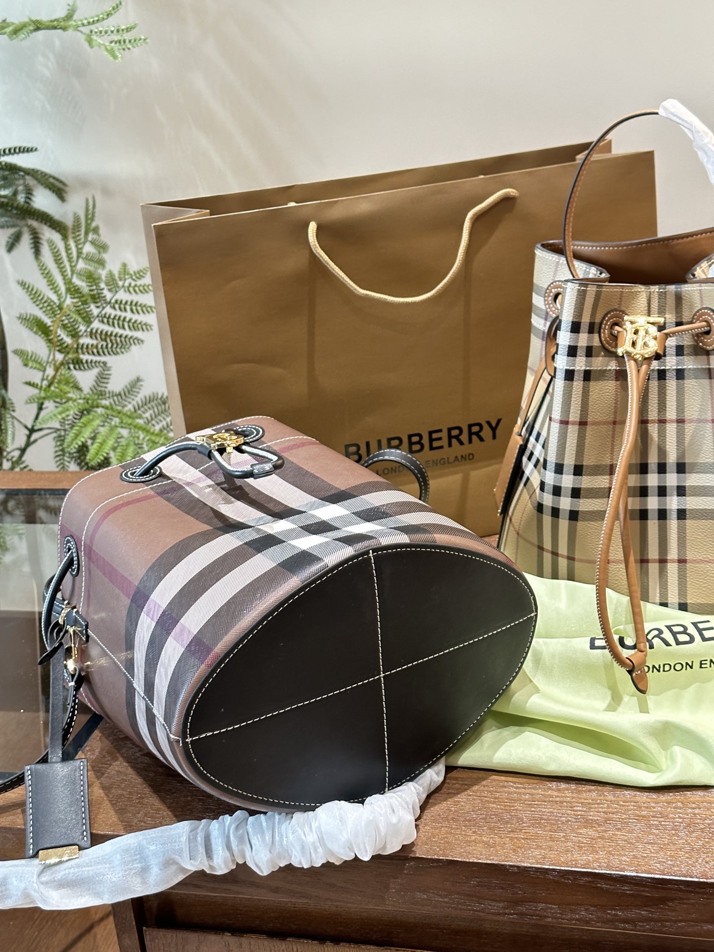 BB new arrival bucket bag size : 25��30 cm