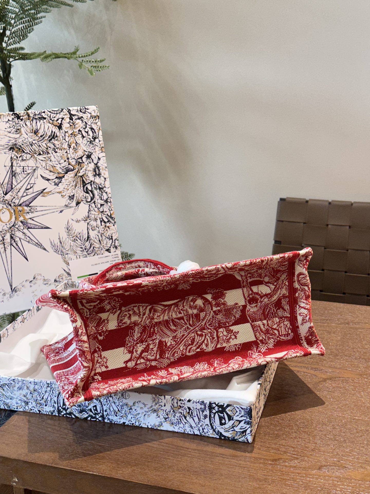 D new arrival tote bag size : 36 cm