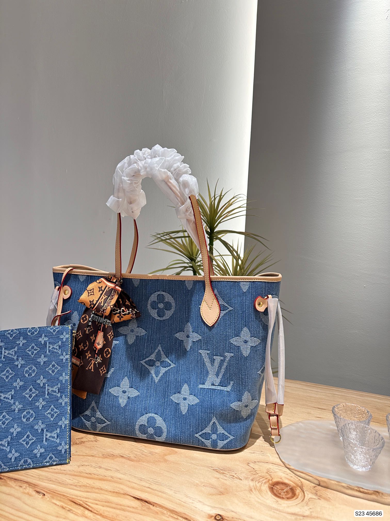 Louis new arrival denim neverfull tote bag size; 33 * 29 cm