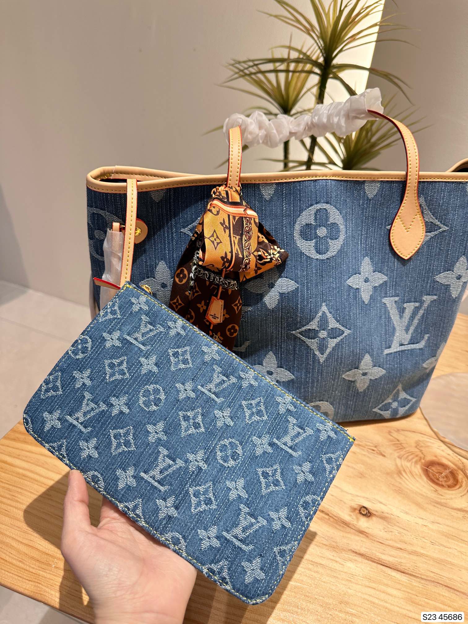 Louis new arrival denim neverfull tote bag size; 33 * 29 cm