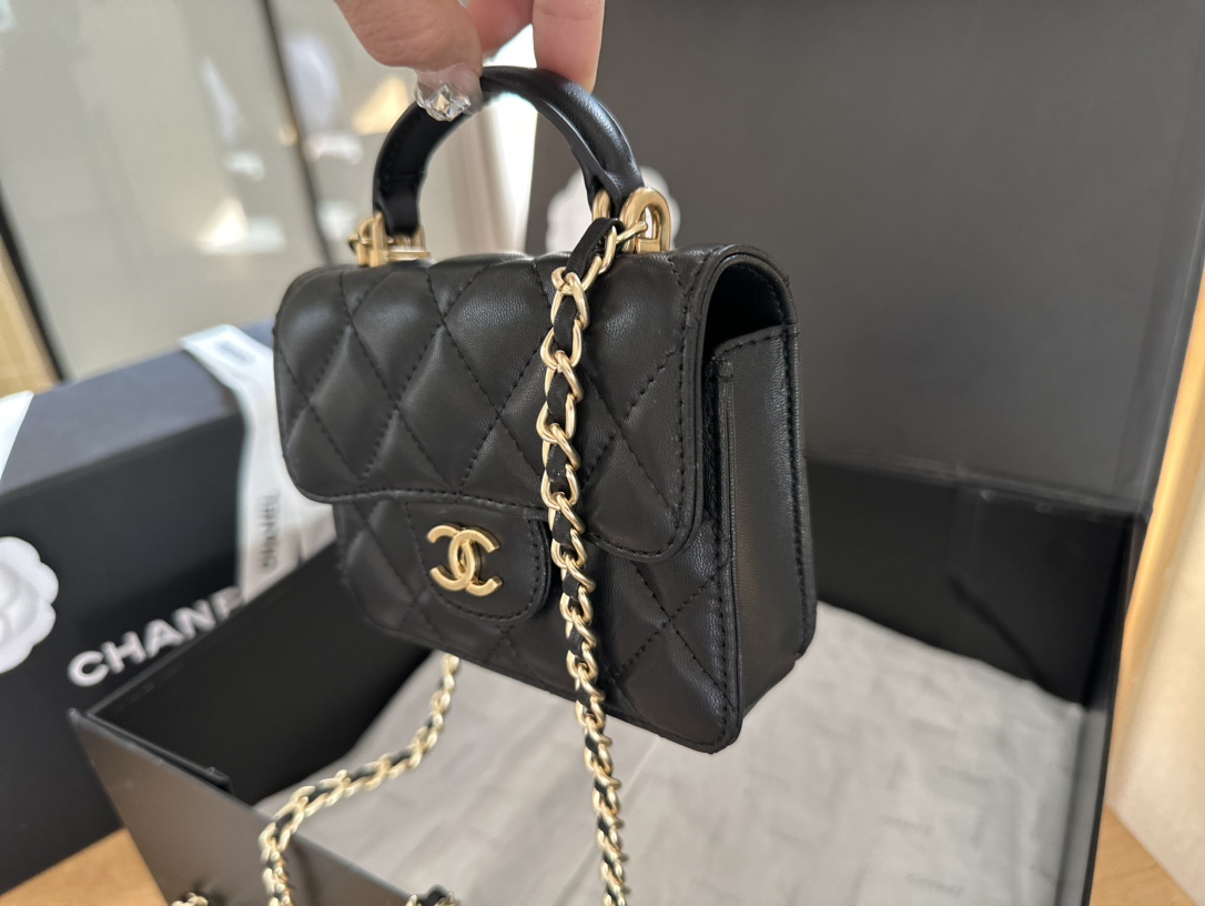 CC new arrival 24s mini bag size: 13*11 cm