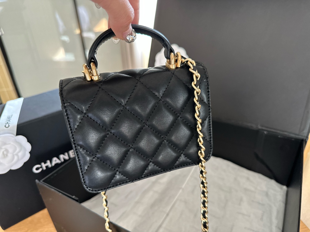 CC new arrival 24s mini bag size: 13*11 cm