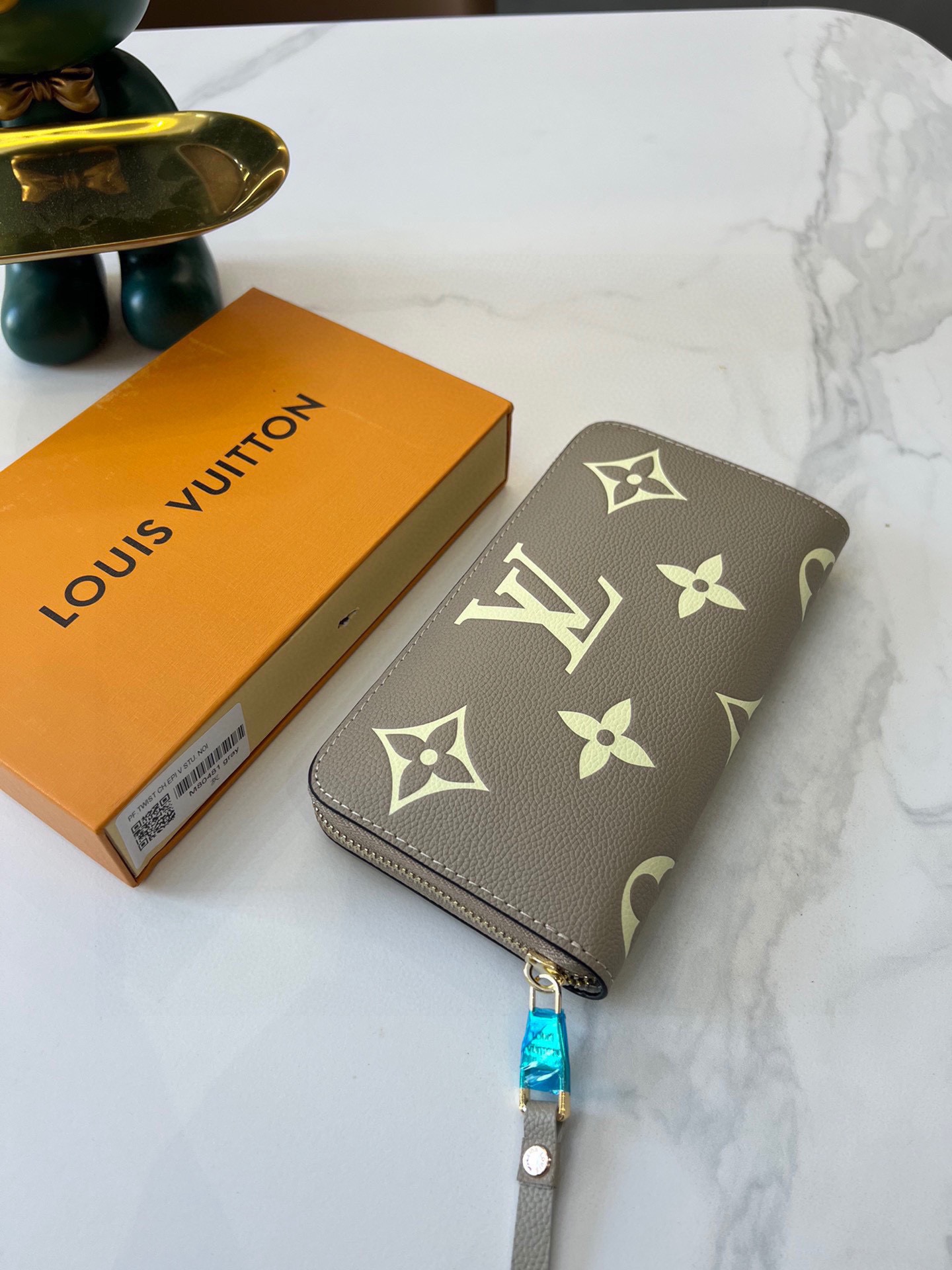 Louis new arrival zippy wallet size: 19.5 x 10.5 x 2.5 cm