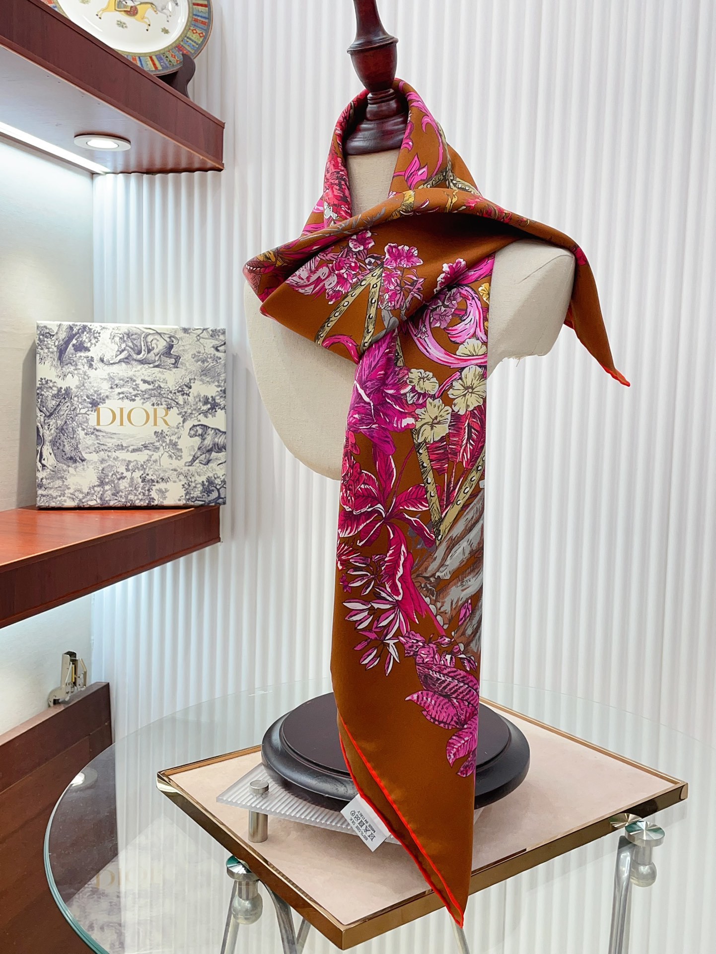 Do Scarf 90*90cm 010