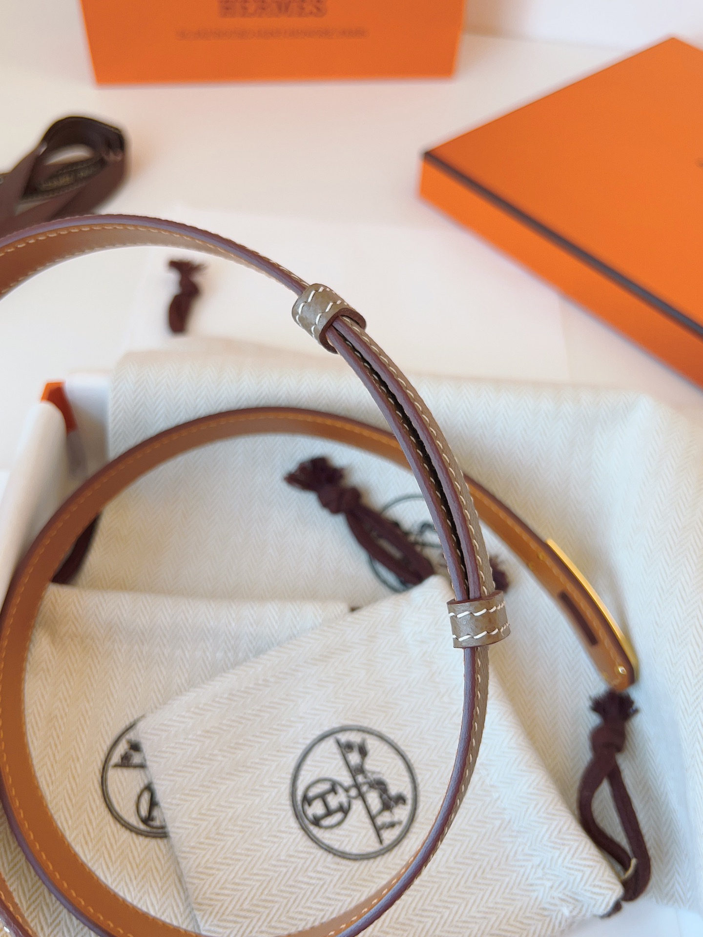 Adjustable size from 60 cm to 100 cm