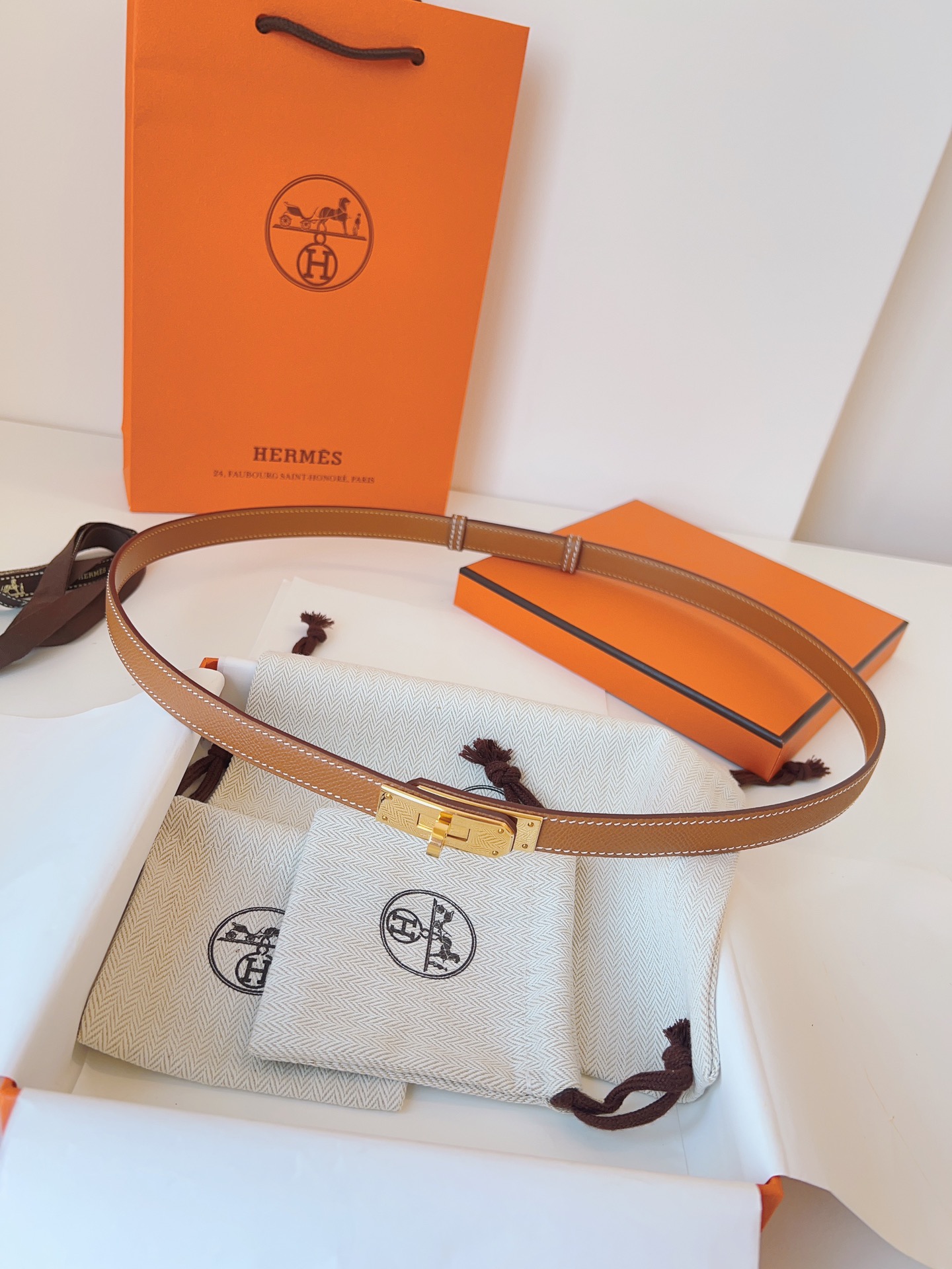 Adjustable size from 60 cm to 100 cm