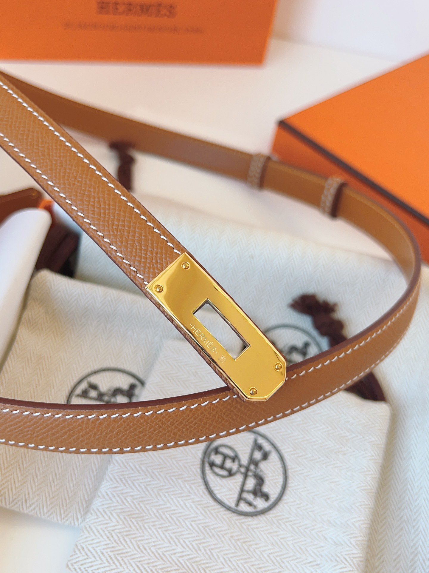 Adjustable size from 60 cm to 100 cm