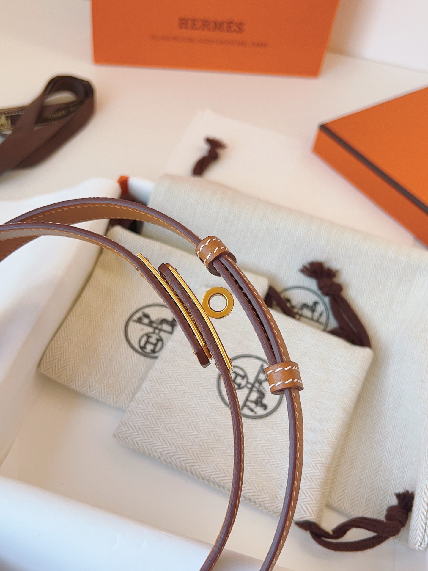 Adjustable size from 60 cm to 100 cm