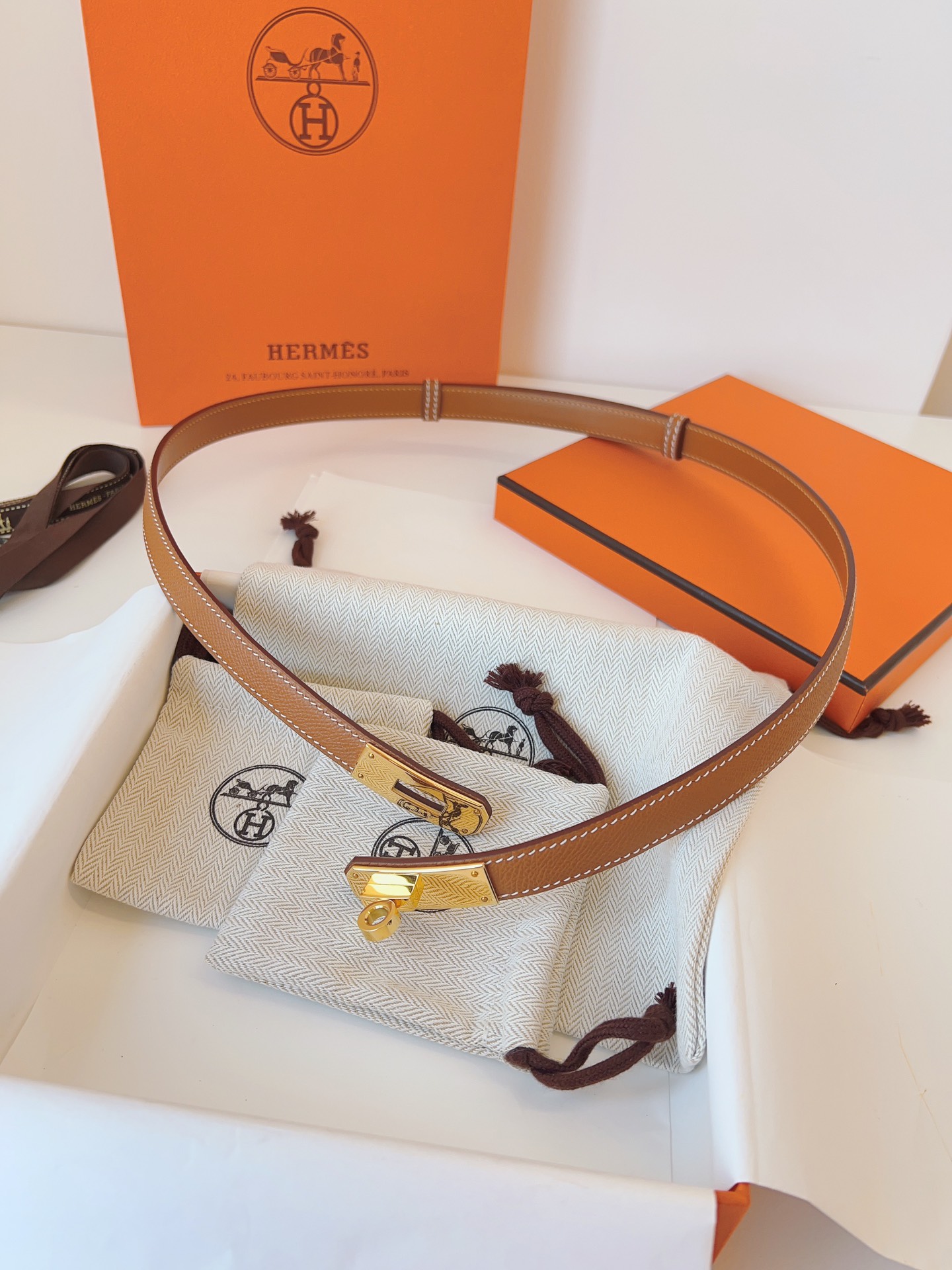 Adjustable size from 60 cm to 100 cm