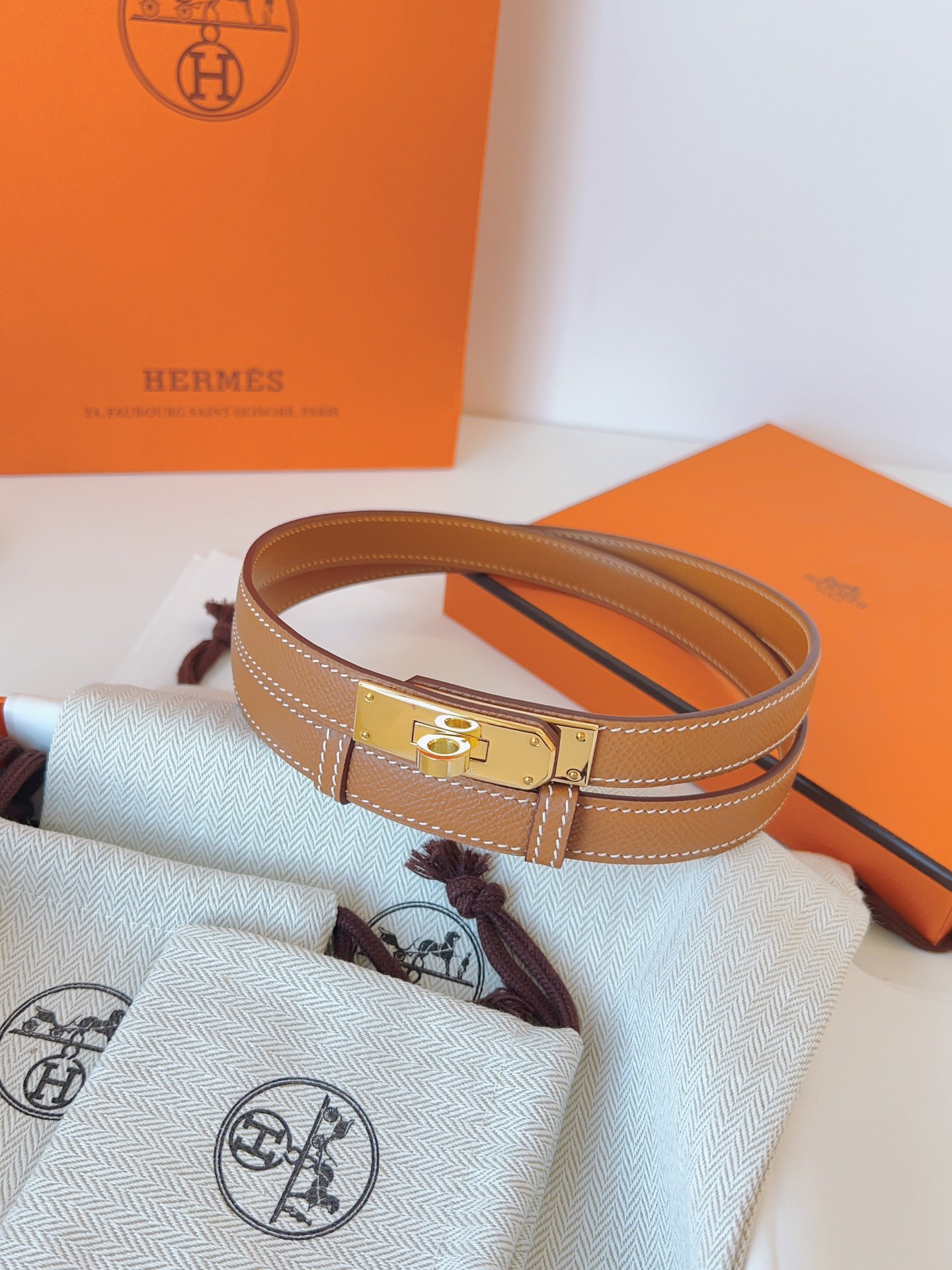 Adjustable size from 60 cm to 100 cm