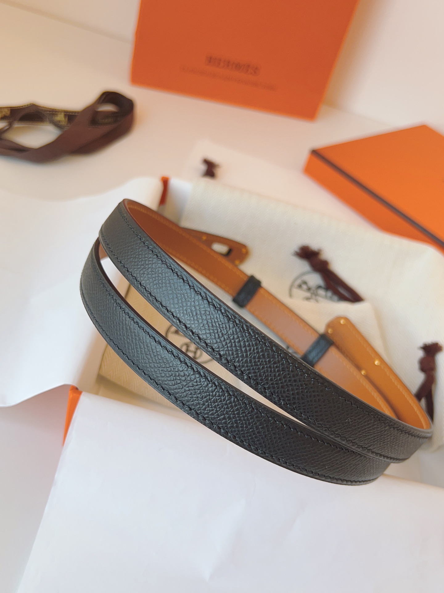 Adjustable size from 60 cm to 100 cm